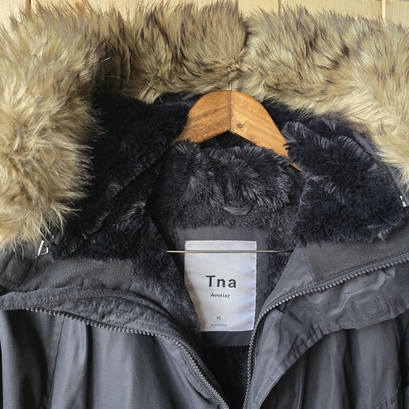 Aritzia TNA Avoriaz Parka Goose Down
Water Wind Proof Winter Jacket
Womens XL - Picture 9 of 16